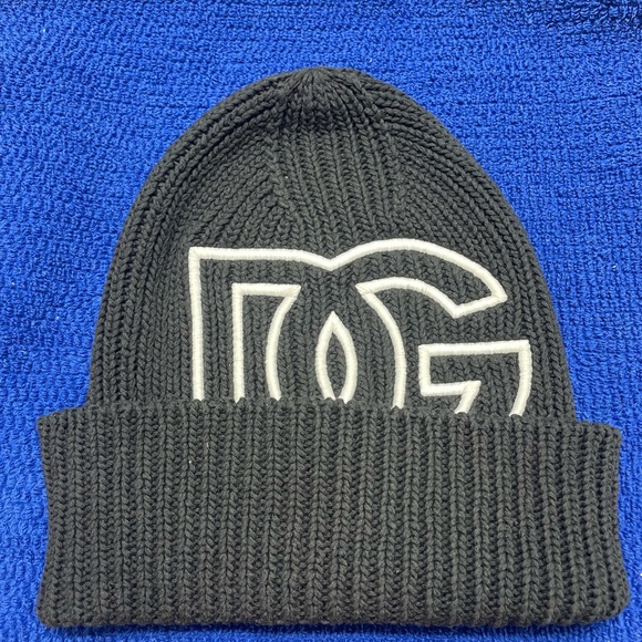 Dolce & Gabbana DG Logo Cotton Cuff Beanie In Black - Picture 1 of 4